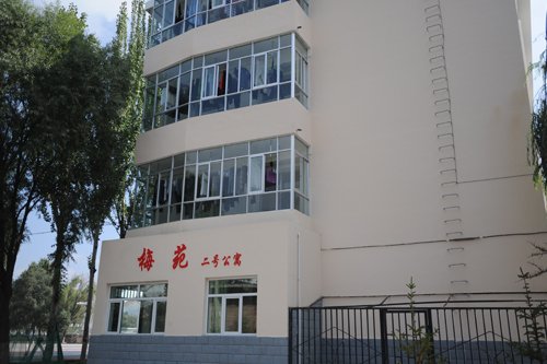 同时促进校政合...